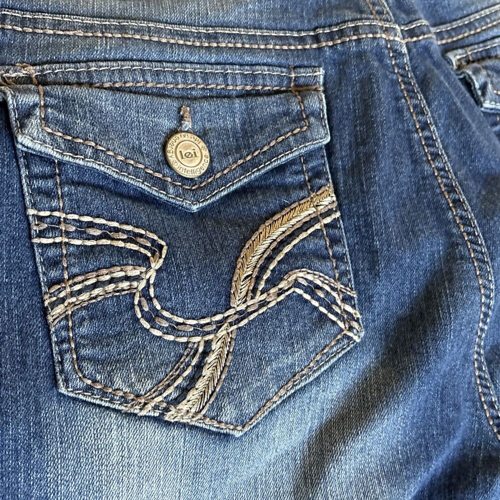 L.E.I. Sophia  Jeans womens jr Size 15 Short  Flare Blue Stretch - Picture 8 of 14
